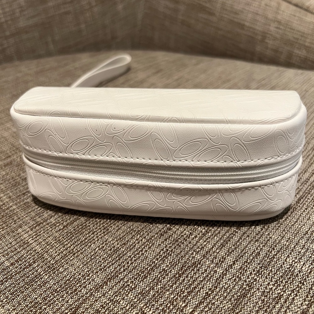 White Oakley Sunglass Case